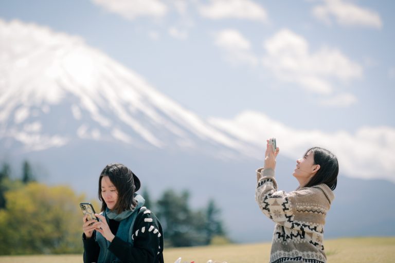 同時擁有富士山與櫻花的河口湖旅拍。超級幸運